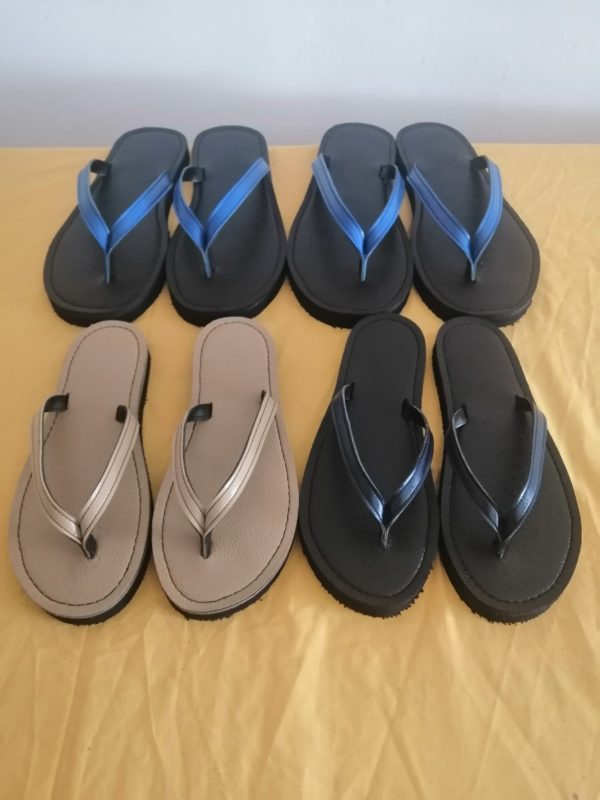 Ladies and Mens flip flops - Image 5