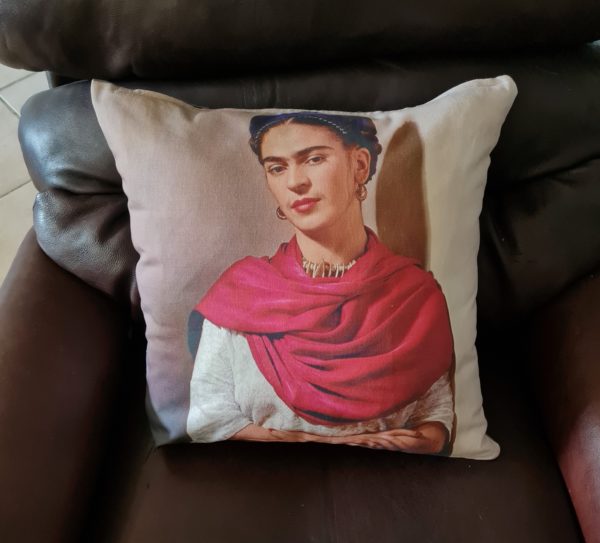 FRIEDA CUSHION 3