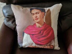 FRIEDA CUSHION 3