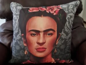 FRIEDA CUSHION 2