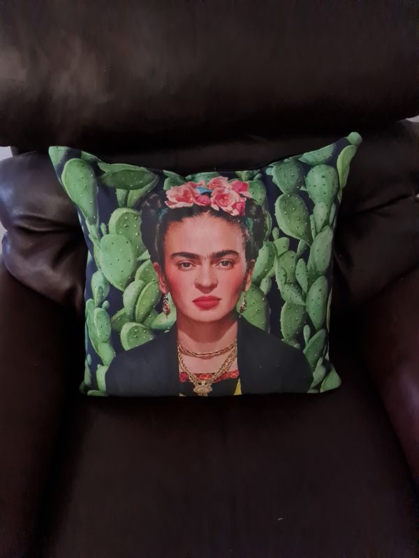 FRIEDA CUSHION 1