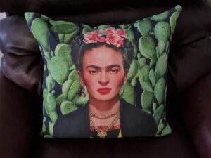 FRIEDA CUSHION 1