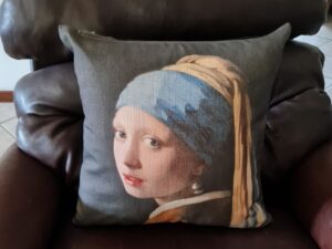 FRIEDA CUSHION 1