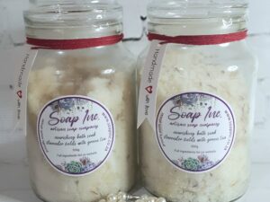 LAVENDER AND GREEN TEA BATH SOAK